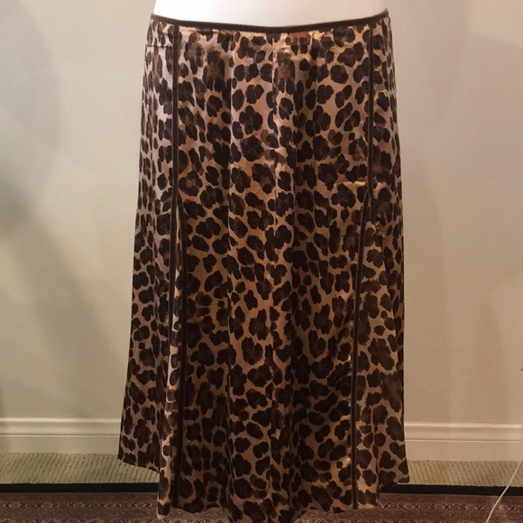 Animal print dress. - Picture 9 of 11